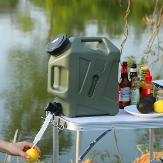 Туба за питейна вода с кранче 12л