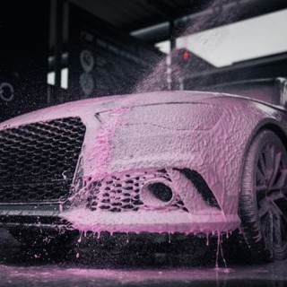 Цветна активна пяна с аромат на ягода K2 Bela NEON Pro