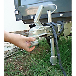 Заключващо устройство за разкачени ремаркета